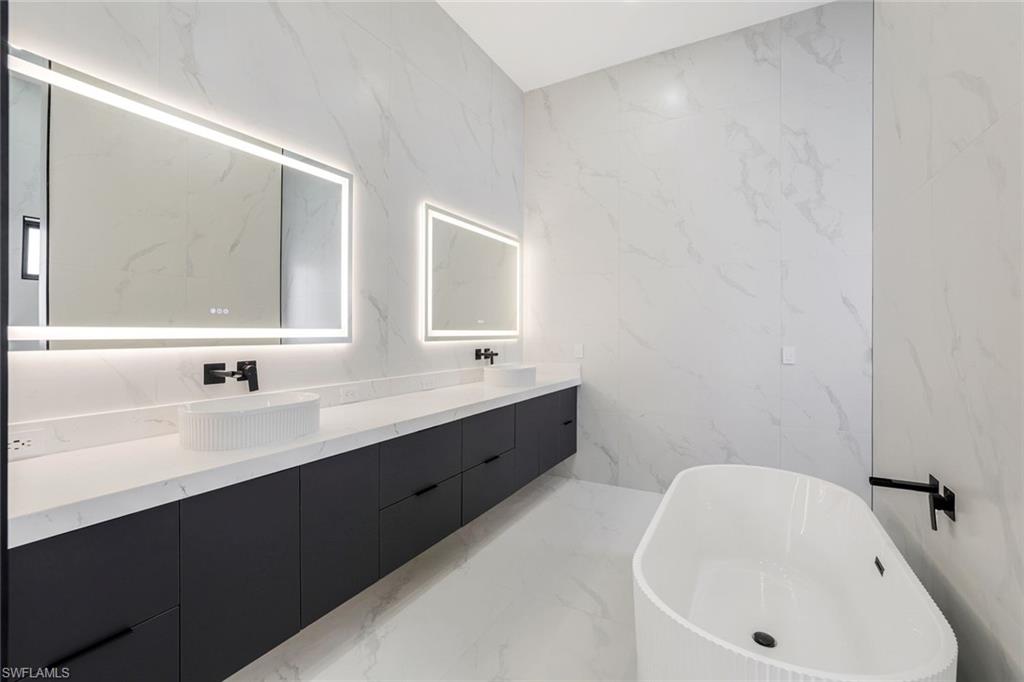 LAKE PARK - Residential