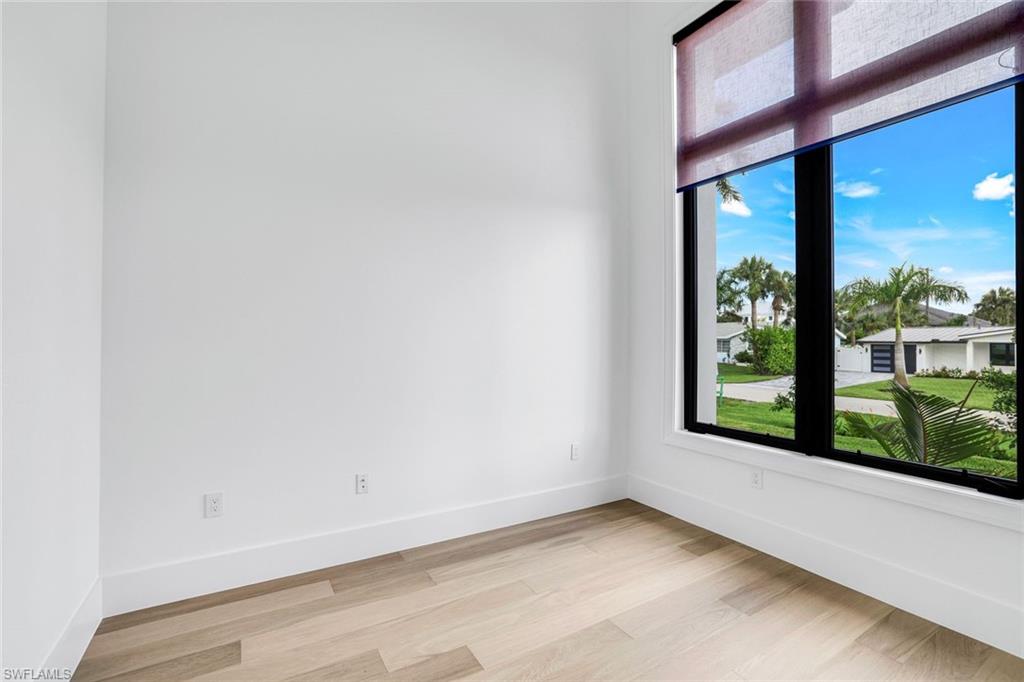 LAKE PARK - Residential