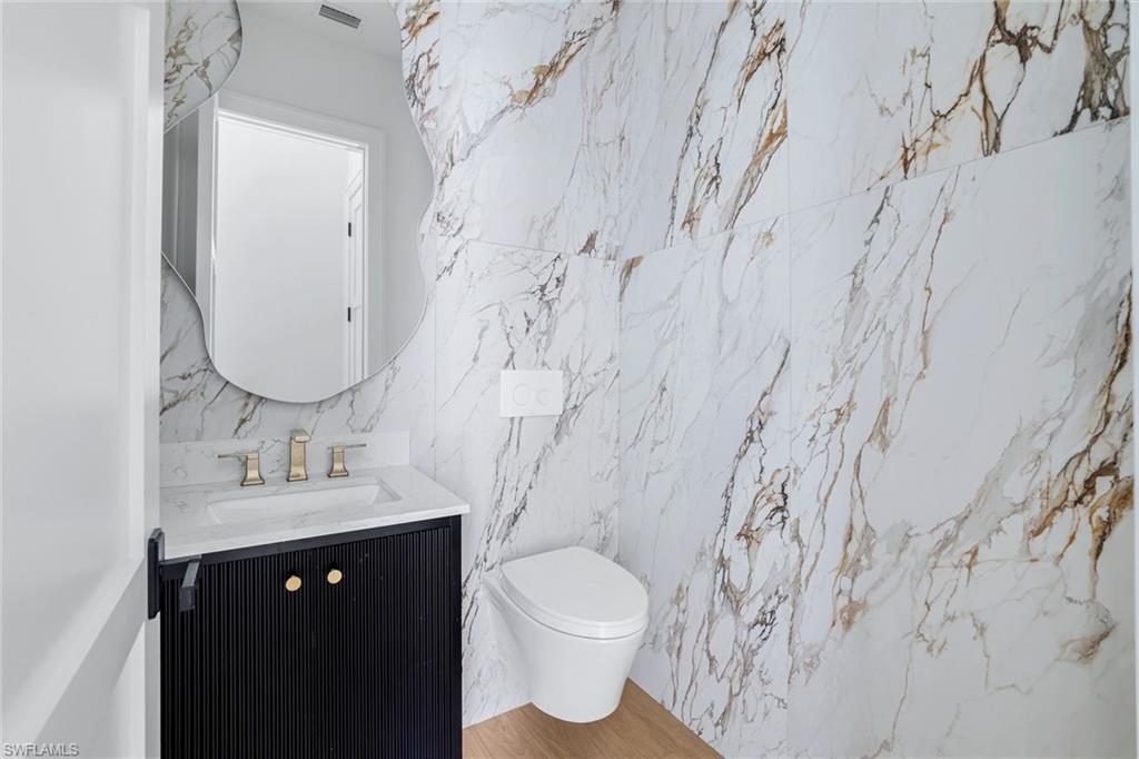 LAKE PARK - Residential