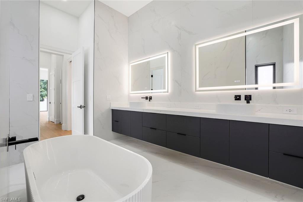 LAKE PARK - Residential