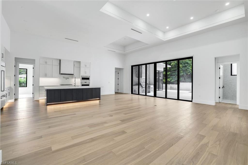 LAKE PARK - Residential