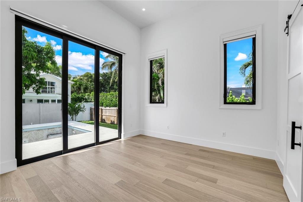 LAKE PARK - Residential