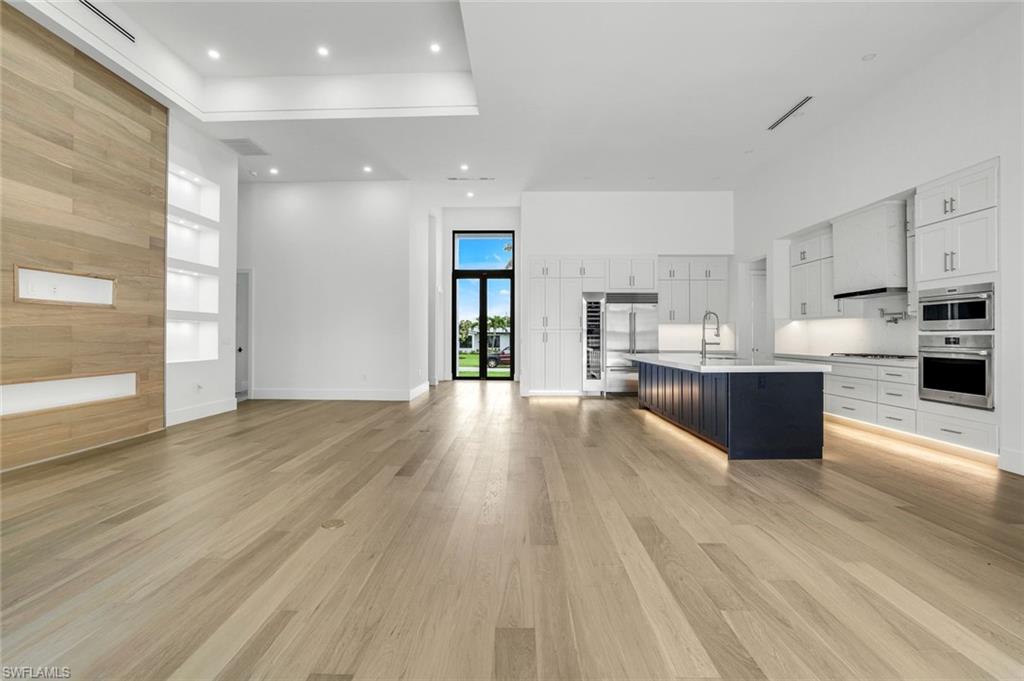 LAKE PARK - Residential