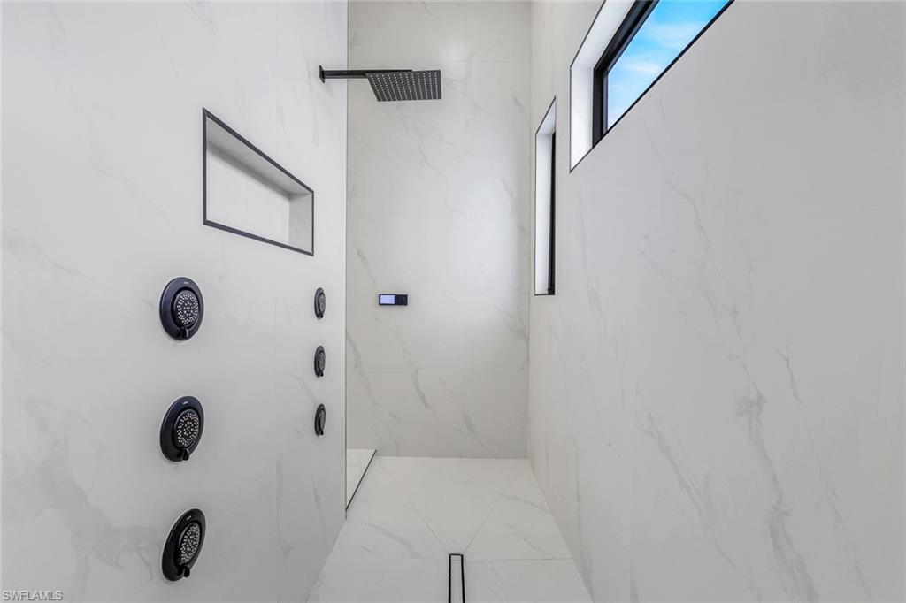 LAKE PARK - Residential