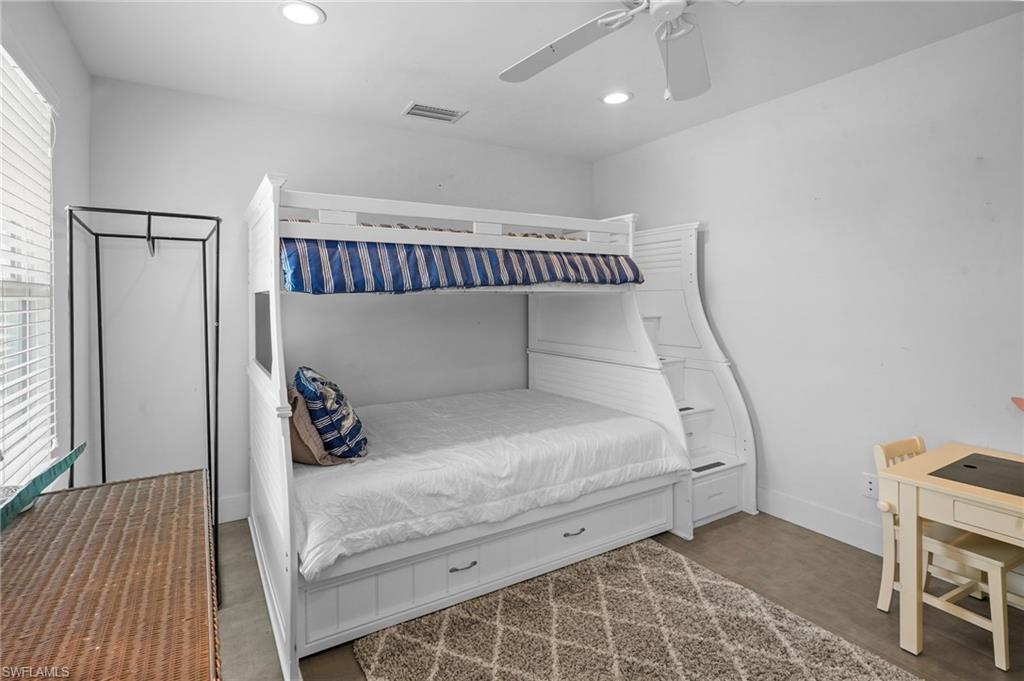 LAKE MUREX - Residential Lease