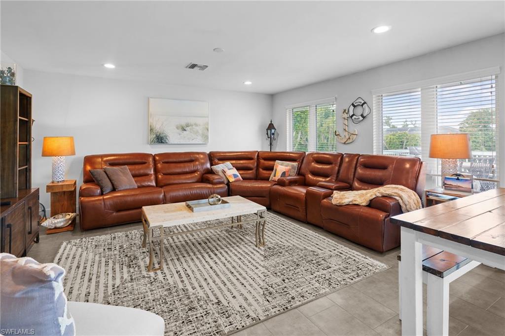 LAKE MUREX - Residential Lease