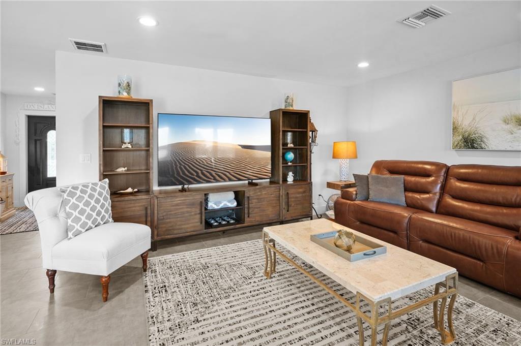 LAKE MUREX - Residential Lease