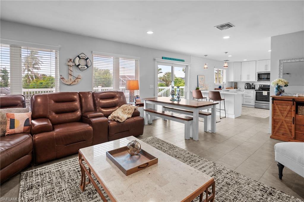 LAKE MUREX - Residential Lease