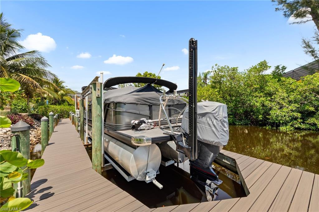 QUARTERDECK COVE - Residential