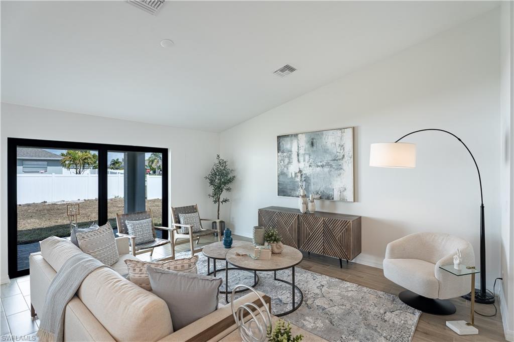 CAPE CORAL - Residential