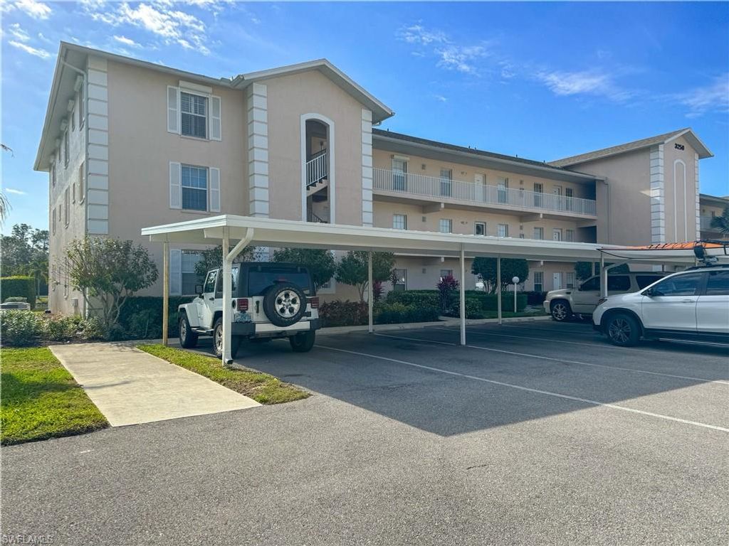Photo of 3250 Cypress Glen WAY #424, NAPLES, FL 34109 (MLS # 226016943)