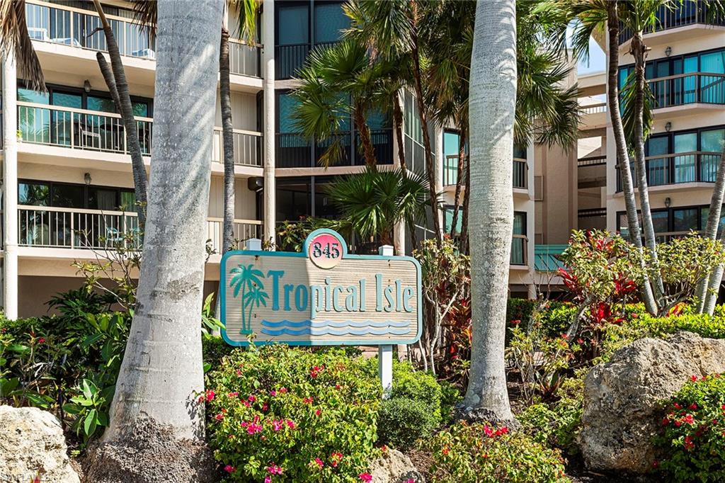 TROPICAL ISLE - Residential