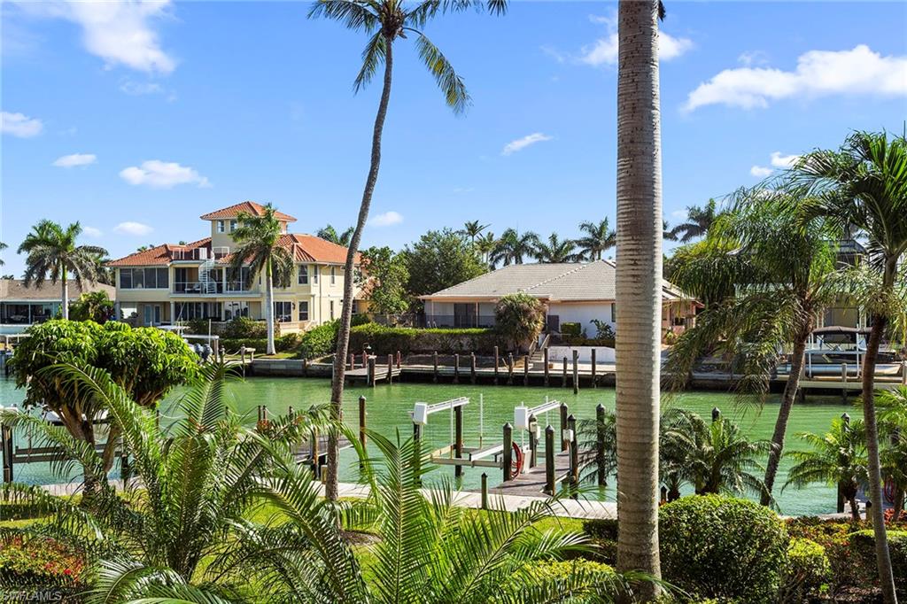 TROPICAL ISLE - Residential