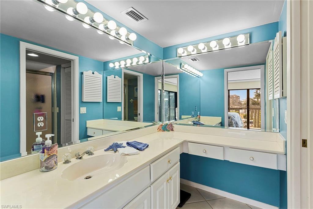 TROPICAL ISLE - Residential