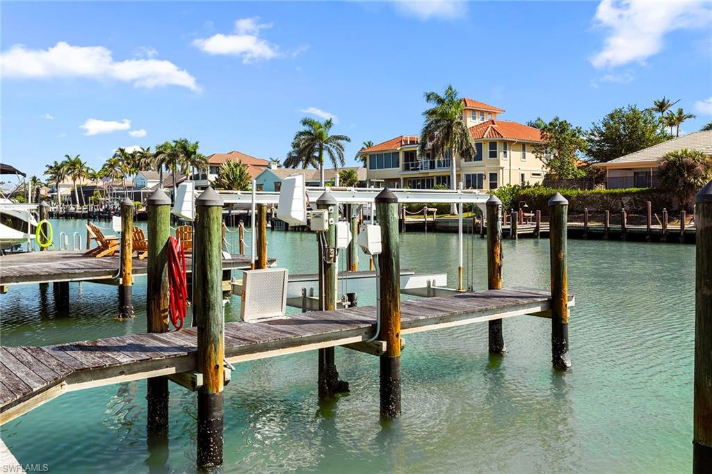 TROPICAL ISLE - Residential