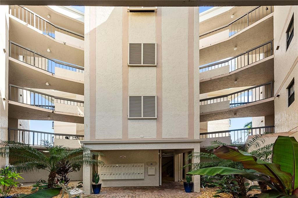 TROPICAL ISLE - Residential