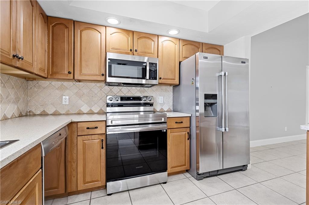 SABAL SPRINGS GOLF AND RACQUET CLUB - Residential