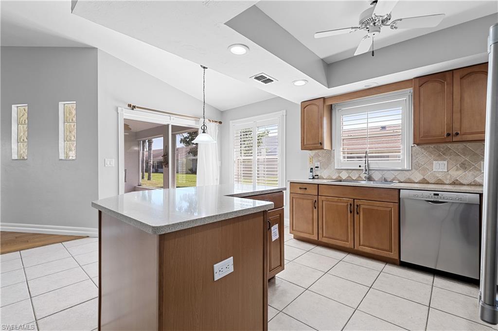 SABAL SPRINGS GOLF AND RACQUET CLUB - Residential