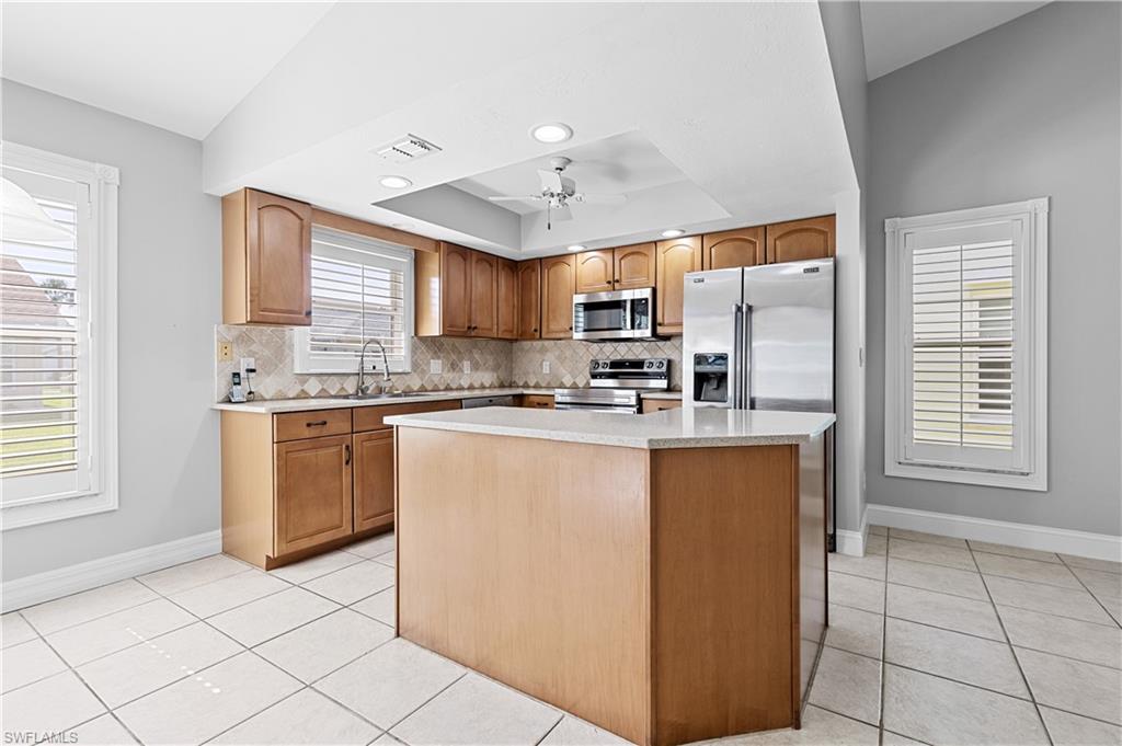 SABAL SPRINGS GOLF AND RACQUET CLUB - Residential