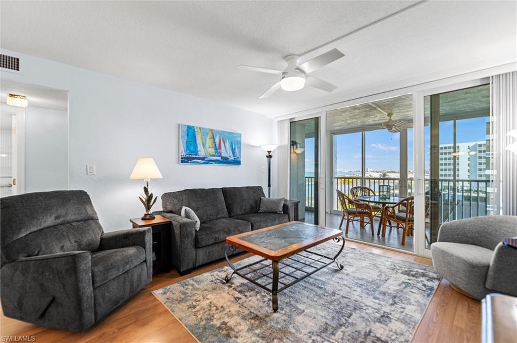 CRECIENTE CONDO NORTH - Residential