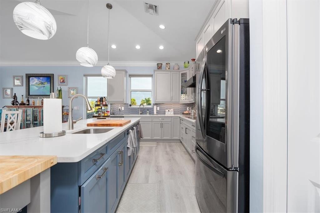 LAGUNA SHORES - Residential