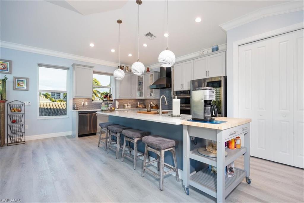 LAGUNA SHORES - Residential