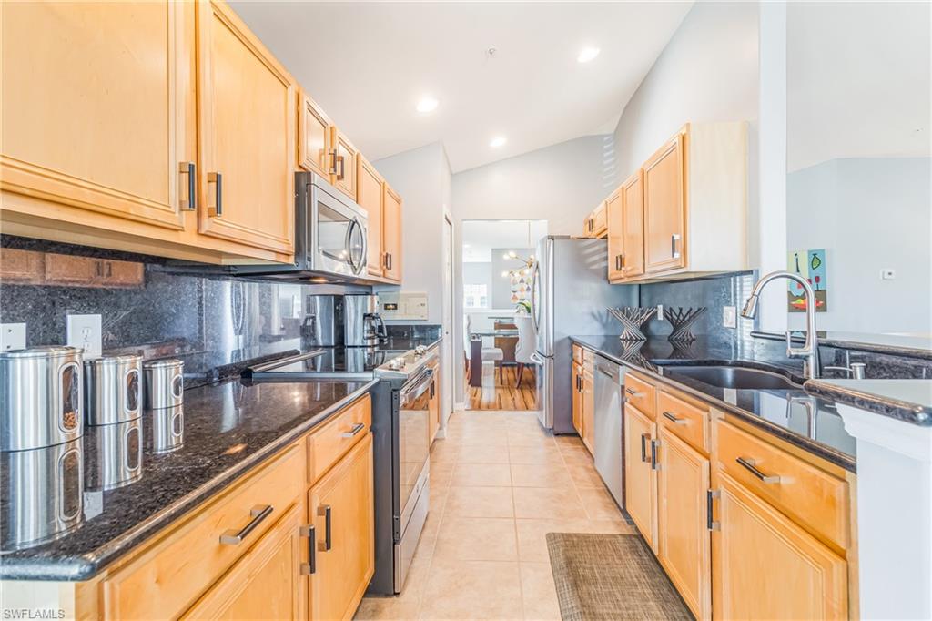 SABAL POINTE - Residential