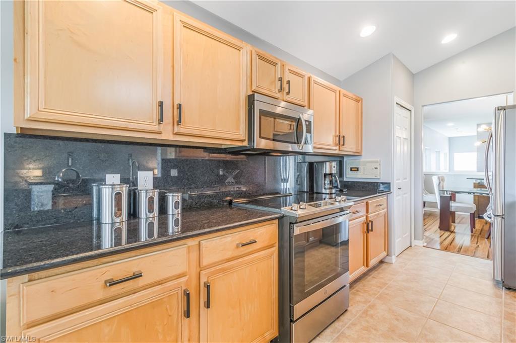 SABAL POINTE - Residential