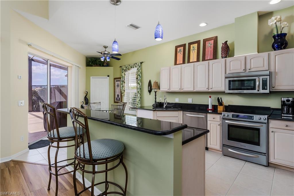 LAKE CLUB VILLAS - Residential Lease