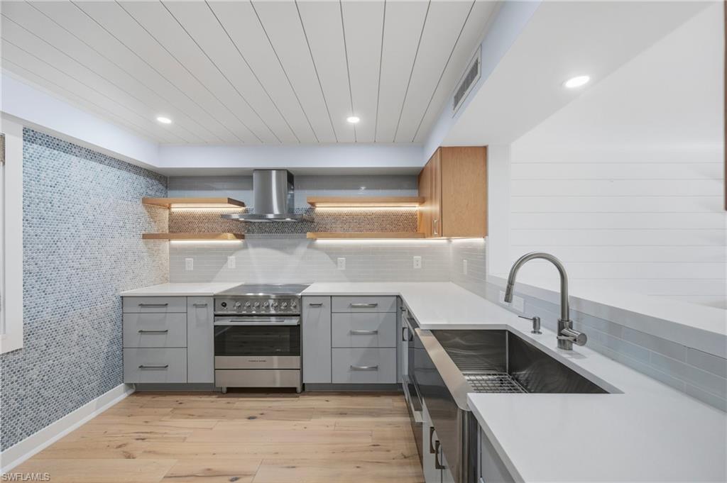 CHATEAUMERE - Residential Lease