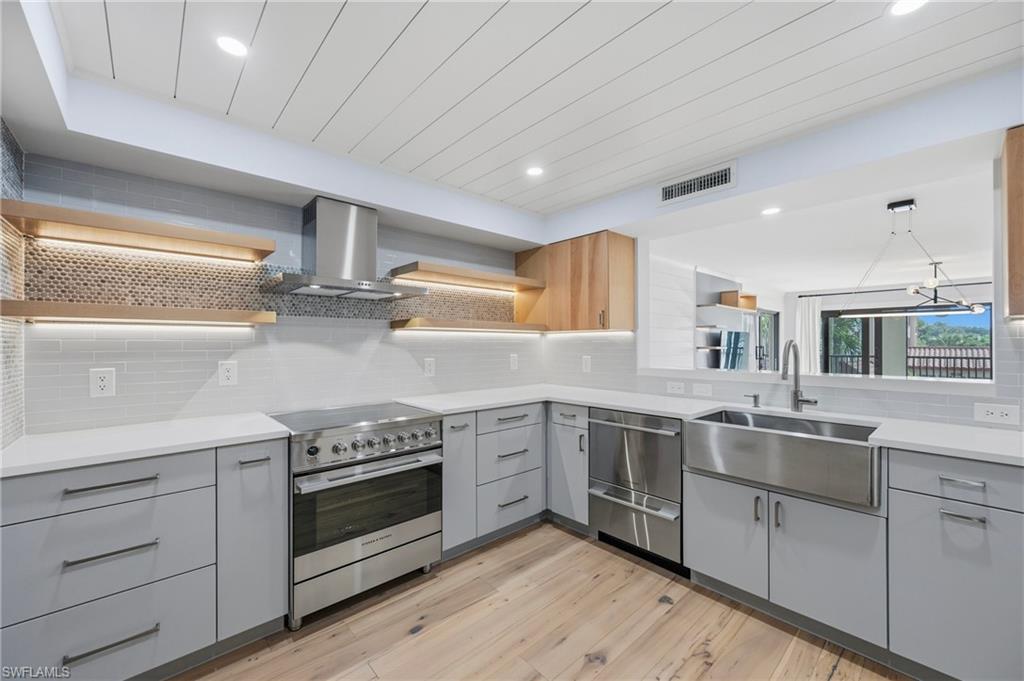 CHATEAUMERE - Residential Lease