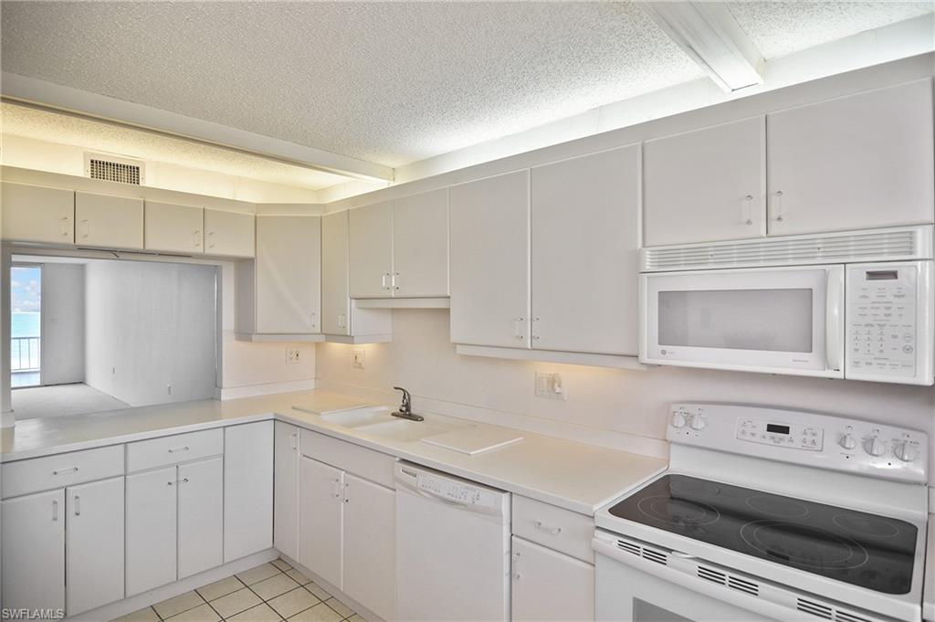 LIGHTHOUSE POINT CONDO - Residential