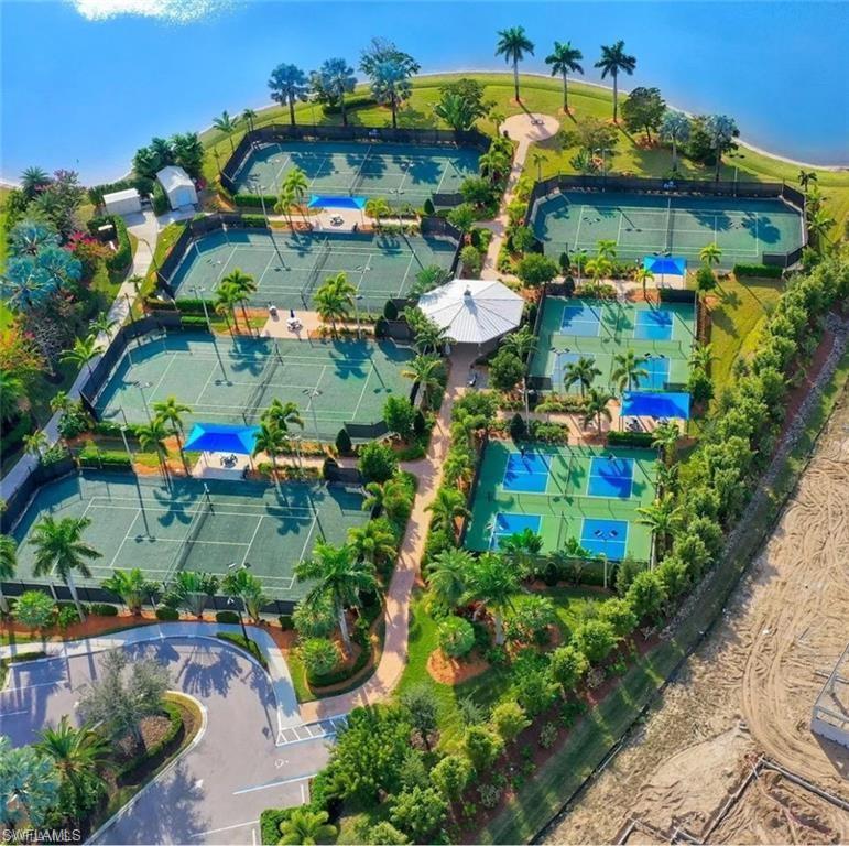 PARROT CAY - Residential