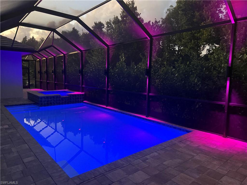 PARROT CAY - Residential