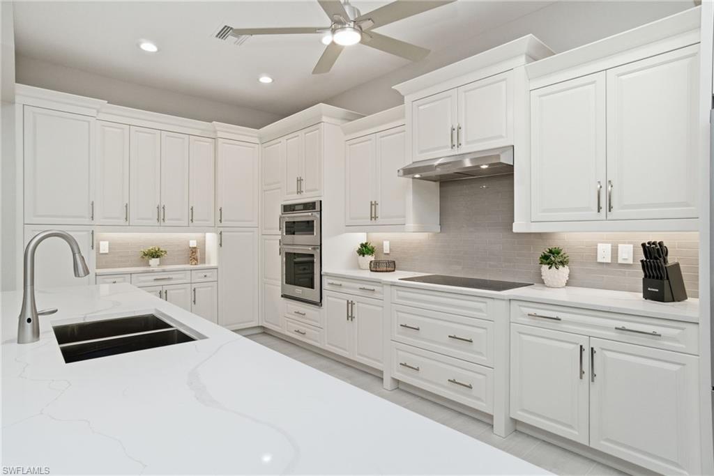 PARROT CAY - Residential