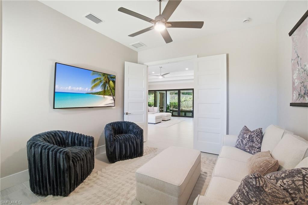 PARROT CAY - Residential
