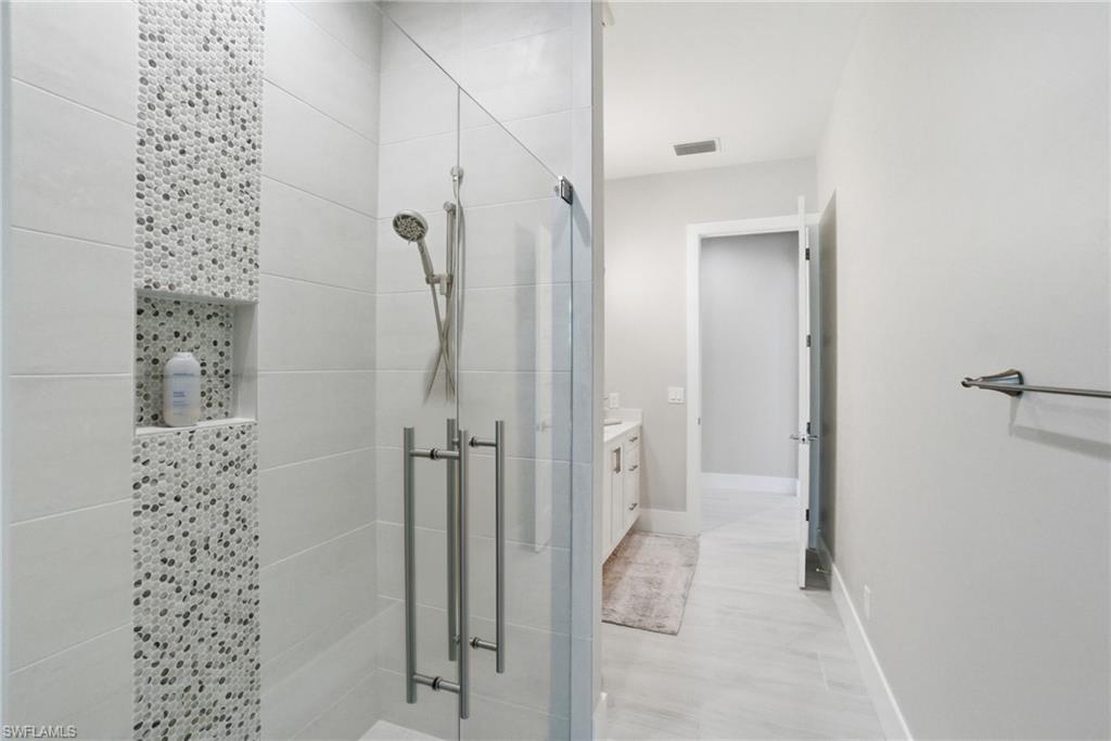 PARROT CAY - Residential