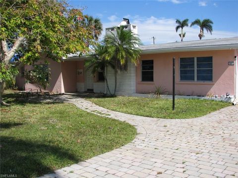 Ranch in FORT MYERS FL 1227 Donna DR.jpg