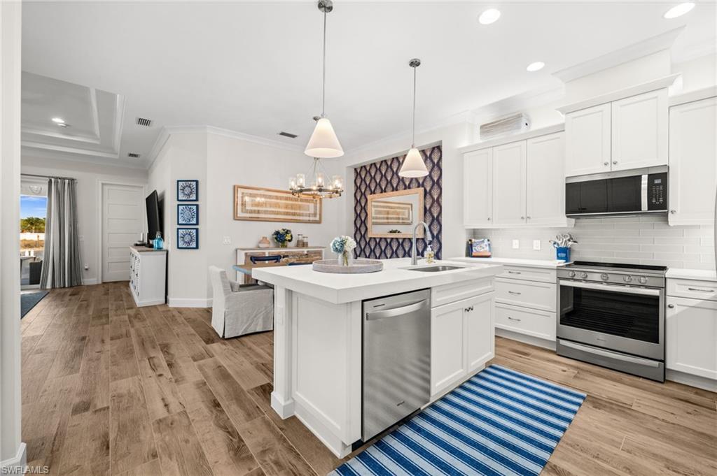 ISLES OF COLLIER PRESERVE - Residential