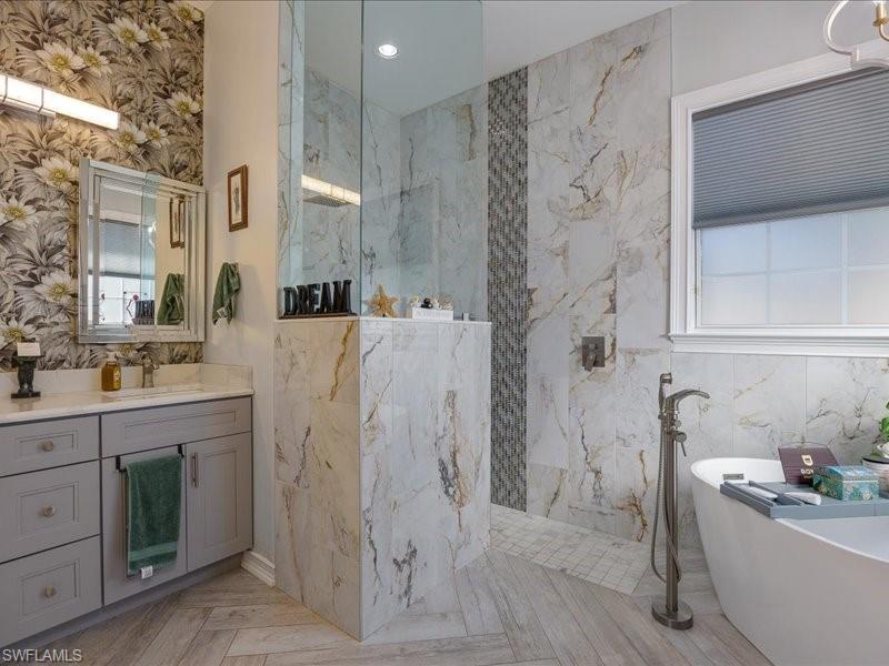 CATALINA ISLES - Residential