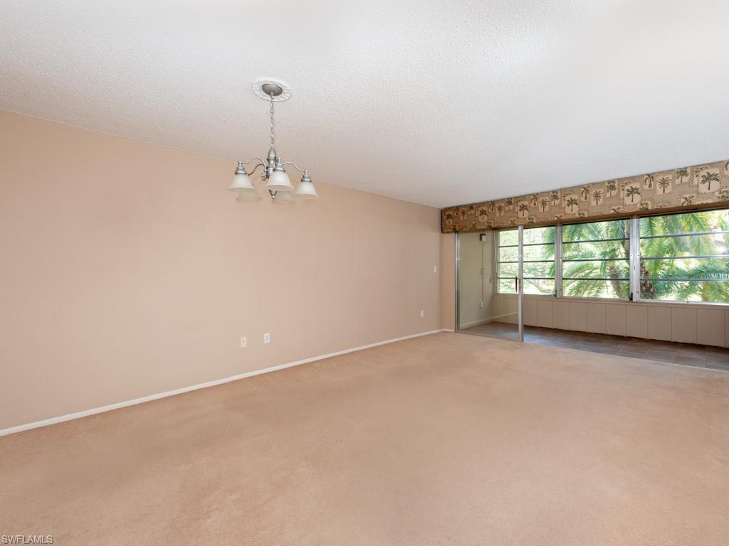 SEVEN LAKES - Residential