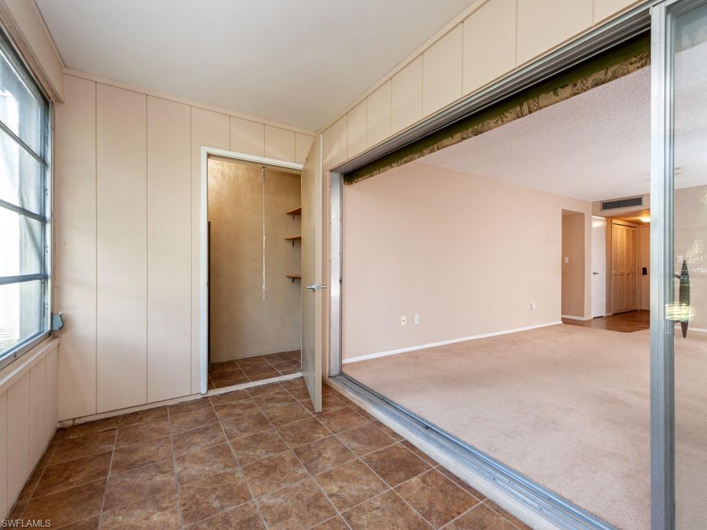 SEVEN LAKES - Residential