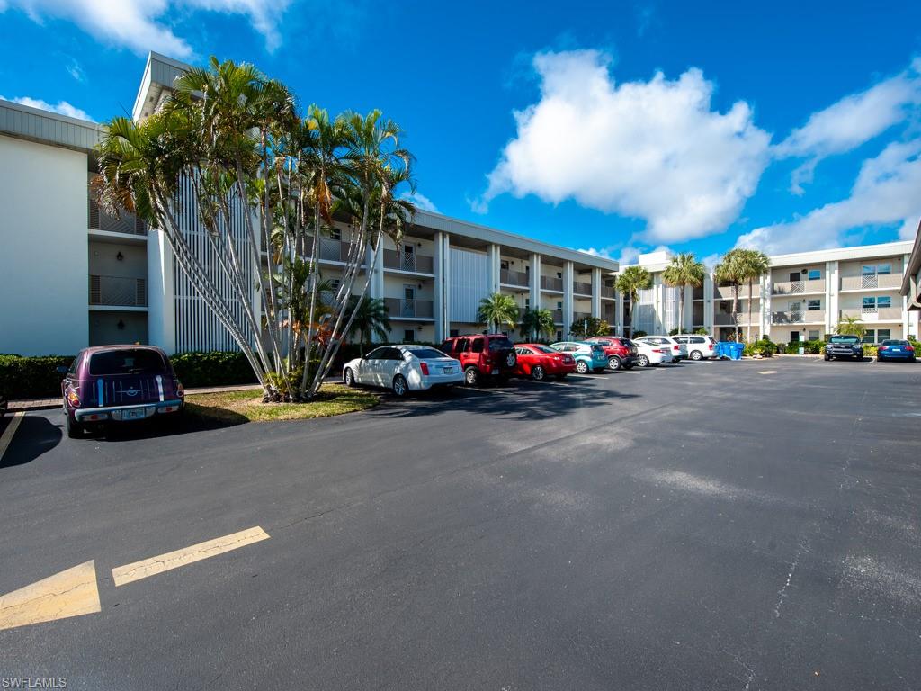 SEVEN LAKES - Residential