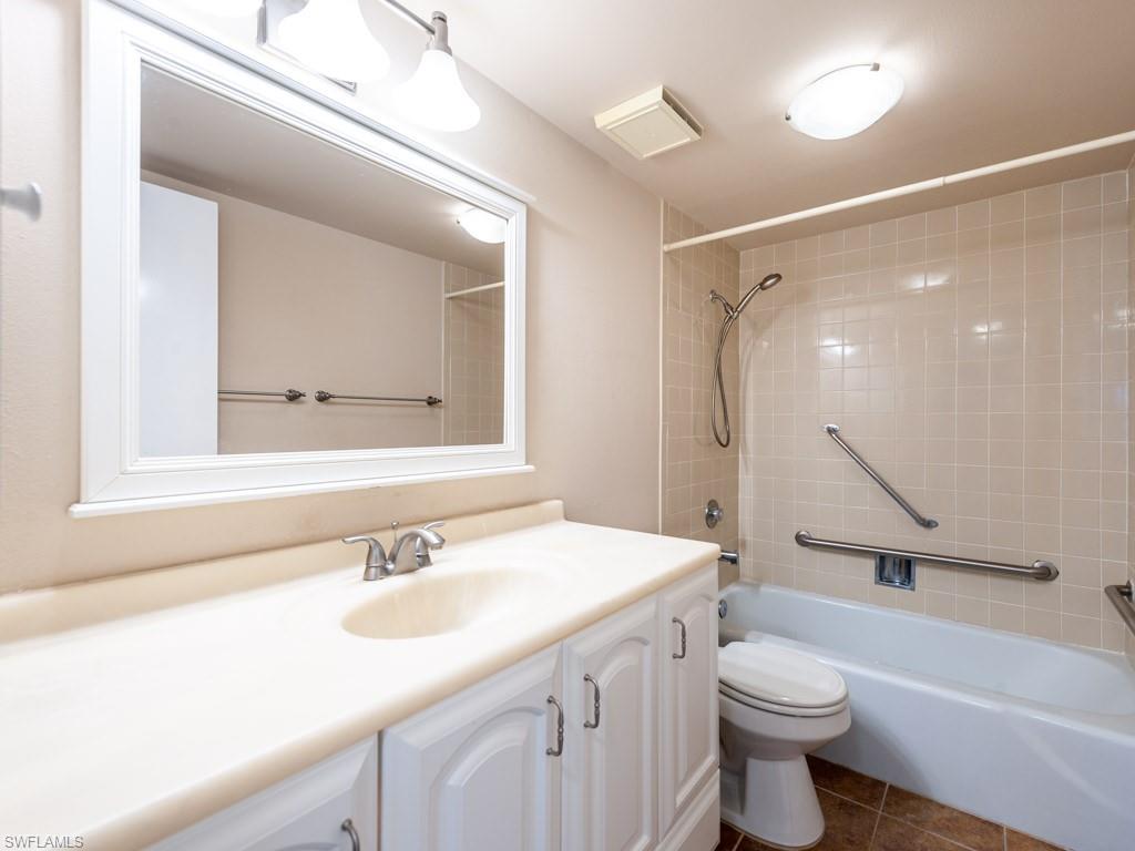 SEVEN LAKES - Residential