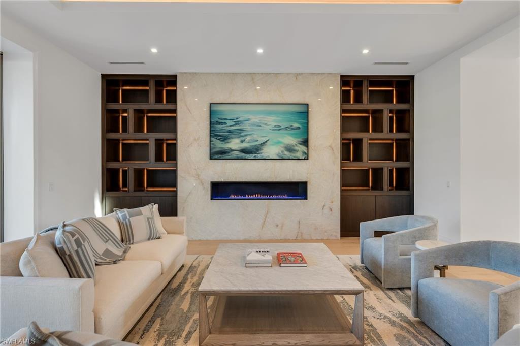 AQUALANE SHORES - Residential