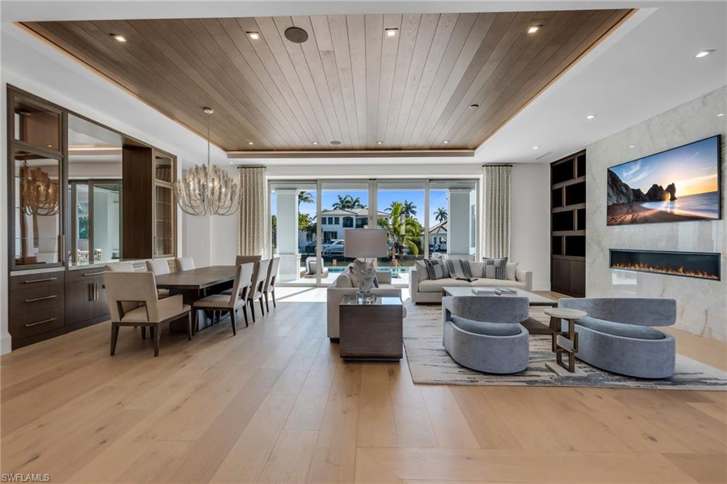 AQUALANE SHORES - Residential