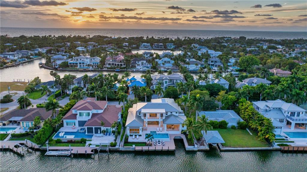 AQUALANE SHORES - Residential