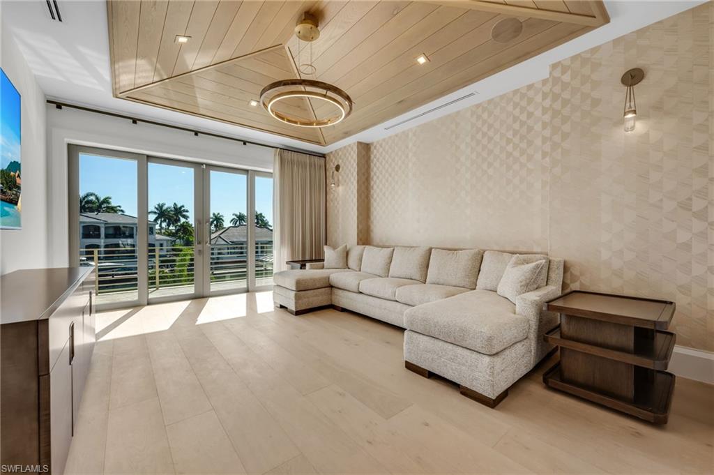 AQUALANE SHORES - Residential