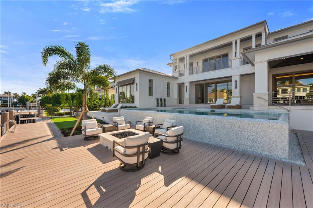 AQUALANE SHORES - Residential