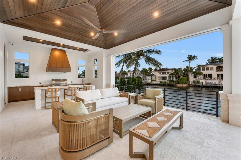 AQUALANE SHORES - Residential